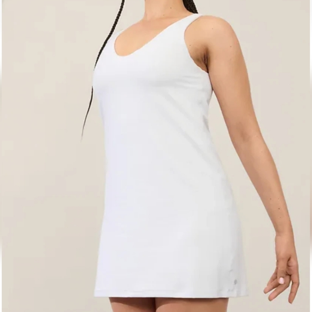 Athleta XS Transcend Dress Bright White X-Small Tennis Built in Bra and Shorts